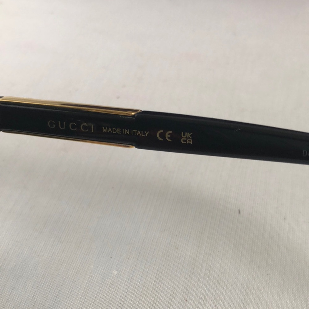 Authentic GUCCI SUNGLASSES LADIES. - Picture 4 of 9